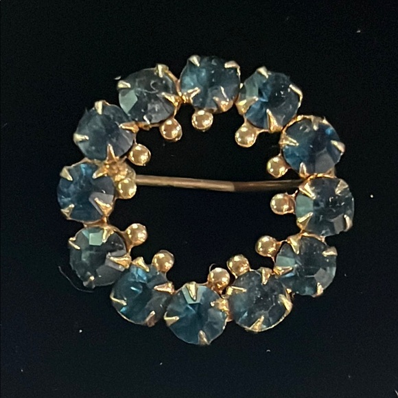 Jewelry - Elegant Gold and Blue Crystal Brooch